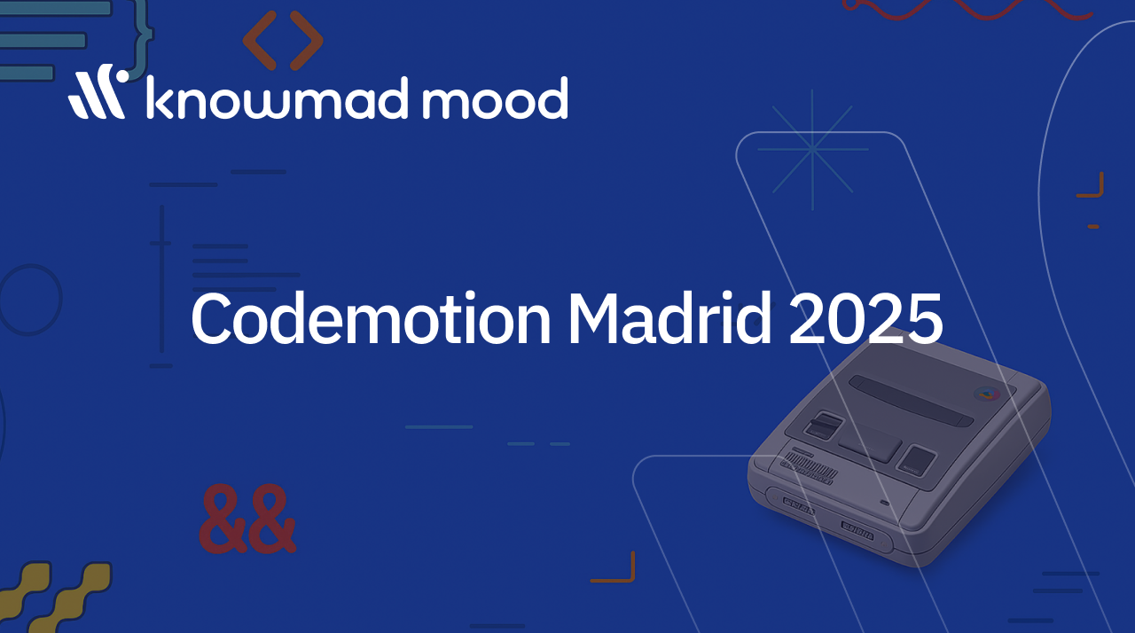 Fondo promocional de Codemotion Madrid 2025 con consola Super Nintendo Classic Mini y branding de knowmad mood sobre fondo azul con elementos gráficos tech.