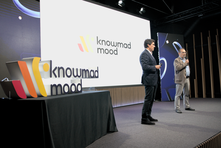 knowmad mood evolution